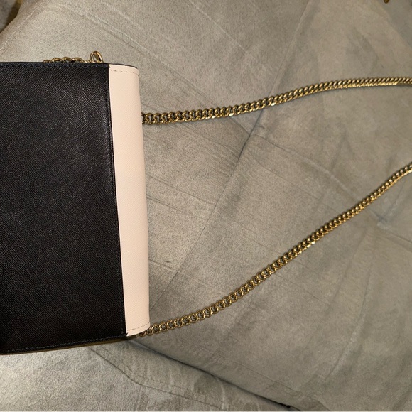 Kate Spade Purse w/ Crossbody Chain - Picture 4 of 4